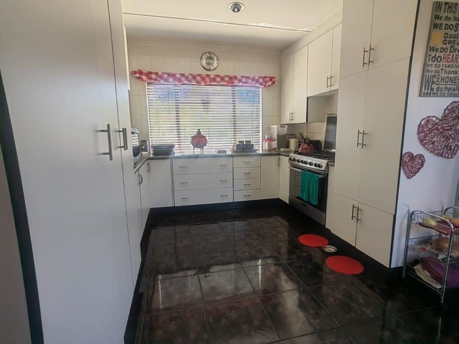 4 Bedroom Property for Sale in Witpoortjie Gauteng