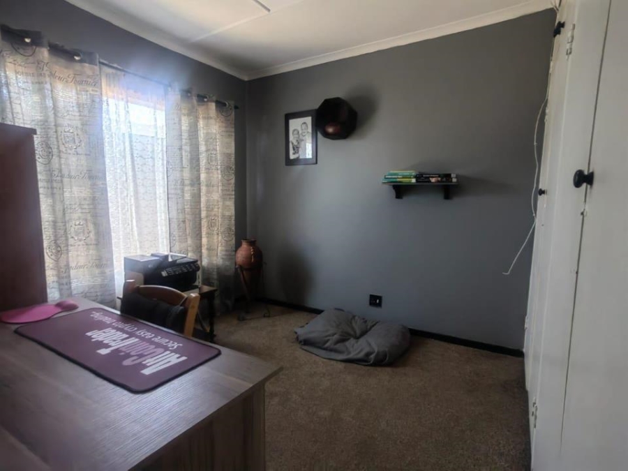 4 Bedroom Property for Sale in Witpoortjie Gauteng