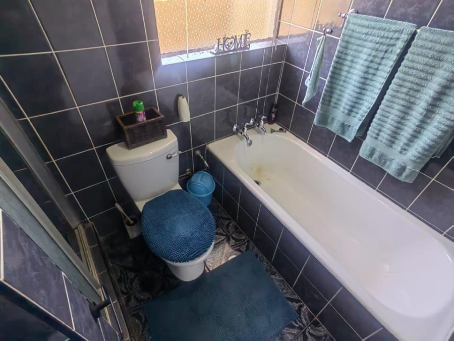 4 Bedroom Property for Sale in Witpoortjie Gauteng