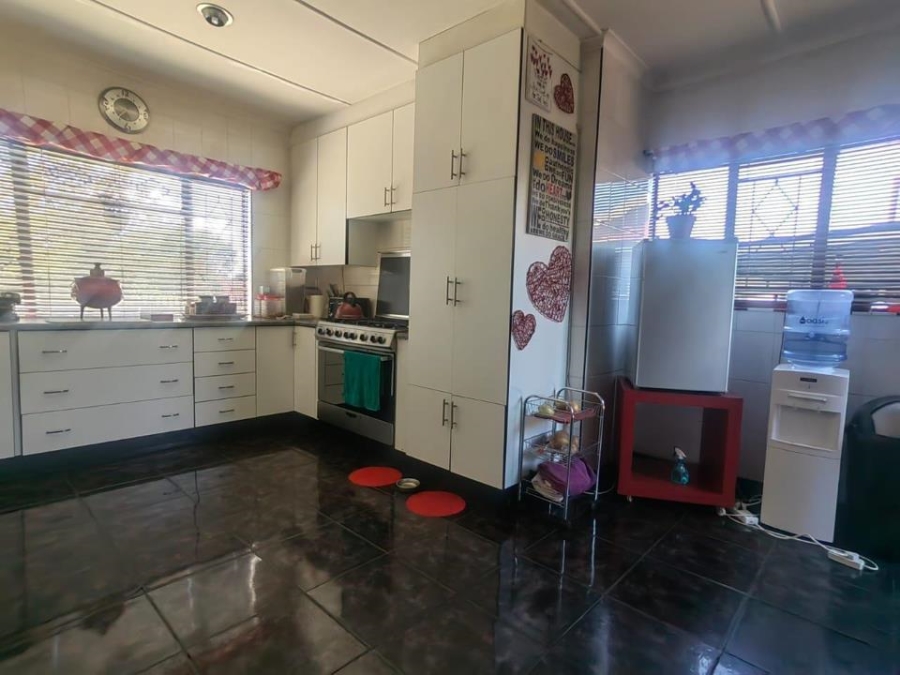 4 Bedroom Property for Sale in Witpoortjie Gauteng