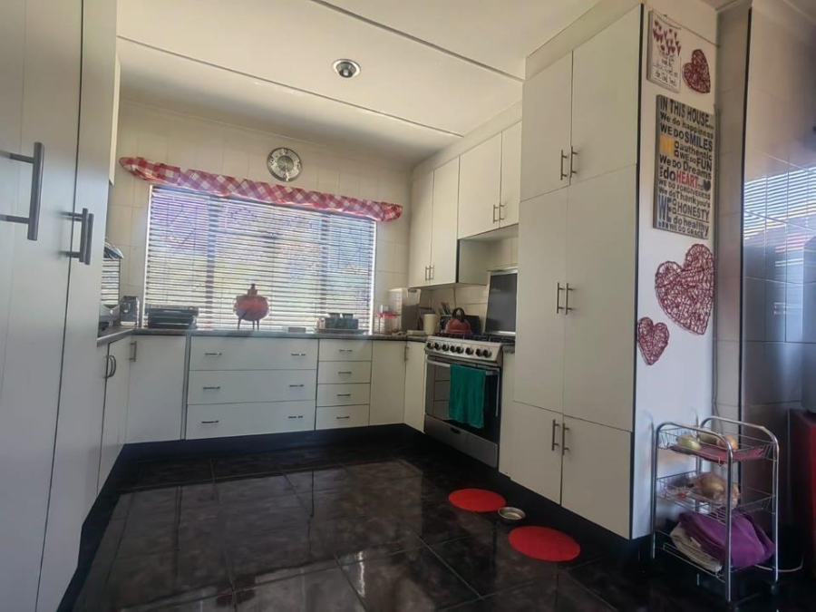 4 Bedroom Property for Sale in Witpoortjie Gauteng