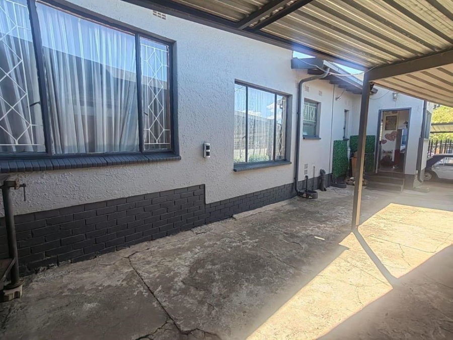 4 Bedroom Property for Sale in Witpoortjie Gauteng