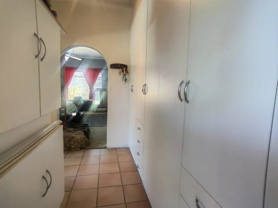 4 Bedroom Property for Sale in Witpoortjie Gauteng