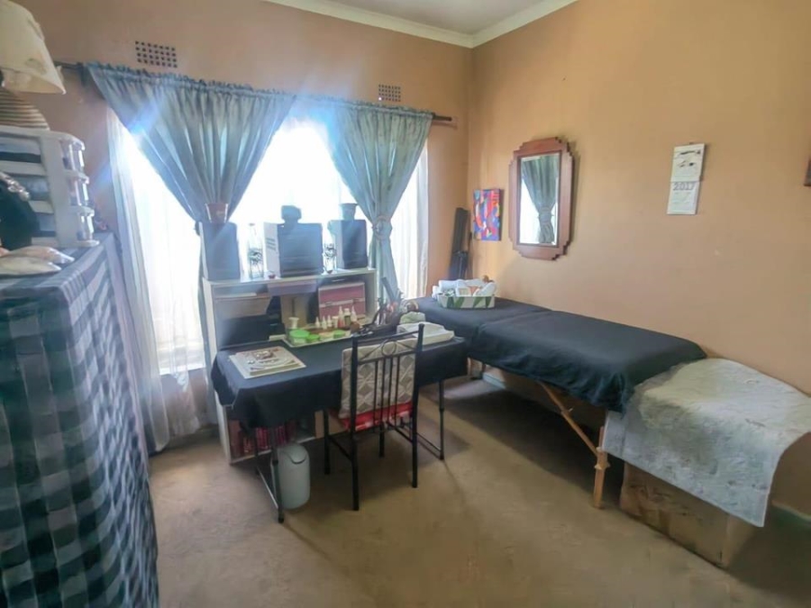 4 Bedroom Property for Sale in Witpoortjie Gauteng