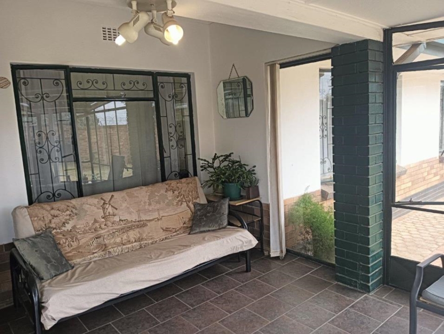 4 Bedroom Property for Sale in Witpoortjie Gauteng