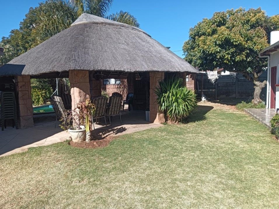 5 Bedroom Property for Sale in Witpoortjie Gauteng