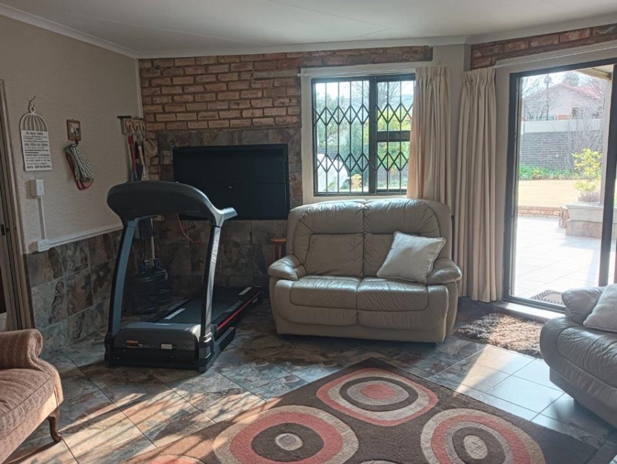 3 Bedroom Property for Sale in Witpoortjie Gauteng