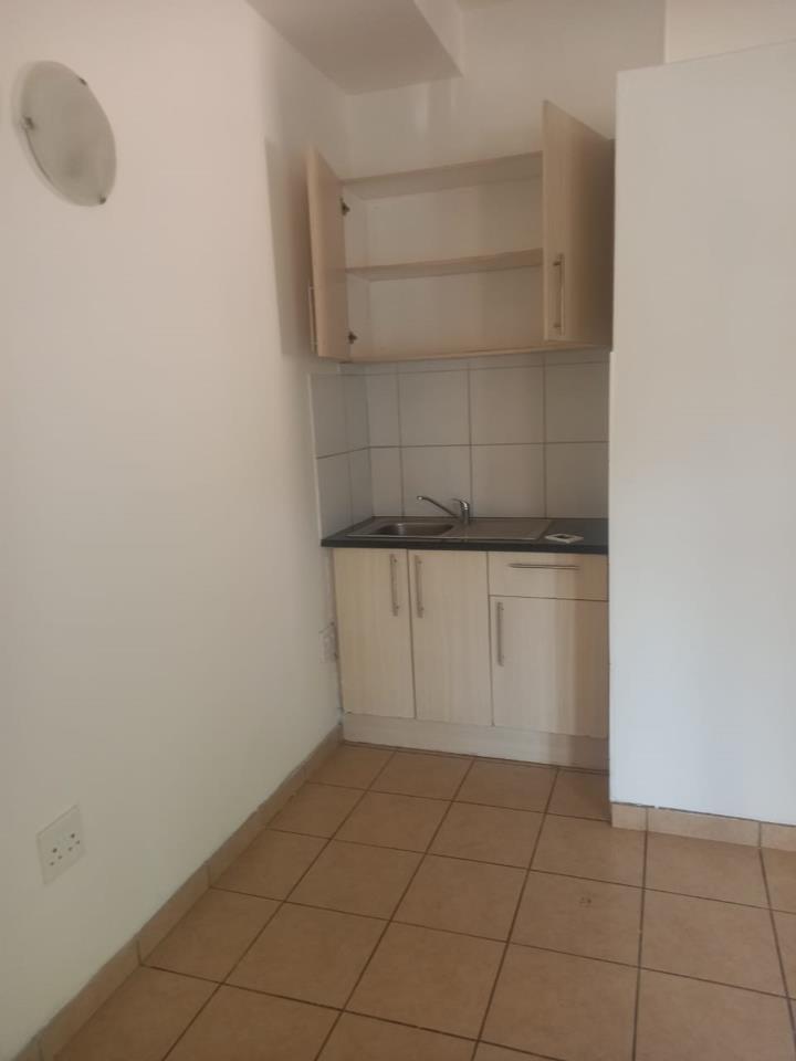 To Let 1 Bedroom Property for Rent in Silverton Gauteng