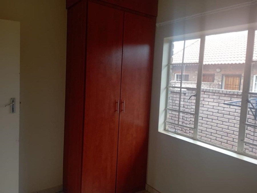 To Let 1 Bedroom Property for Rent in Karenpark Gauteng