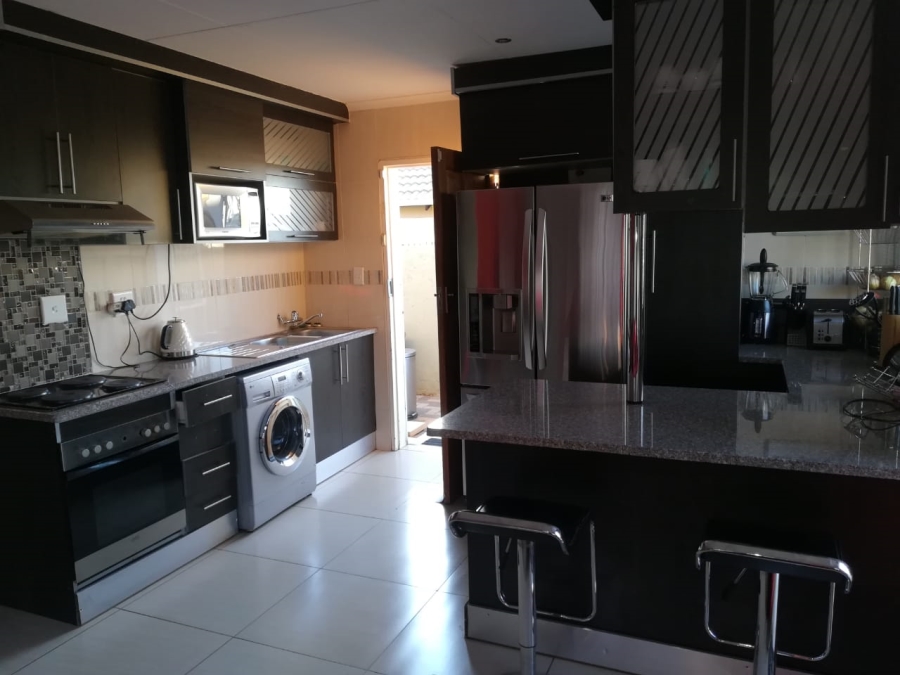 To Let 3 Bedroom Property for Rent in Rosslyn Gauteng