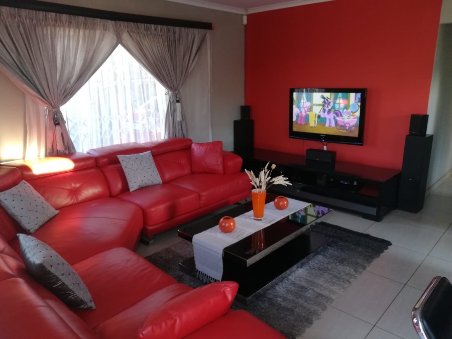 To Let 3 Bedroom Property for Rent in Rosslyn Gauteng