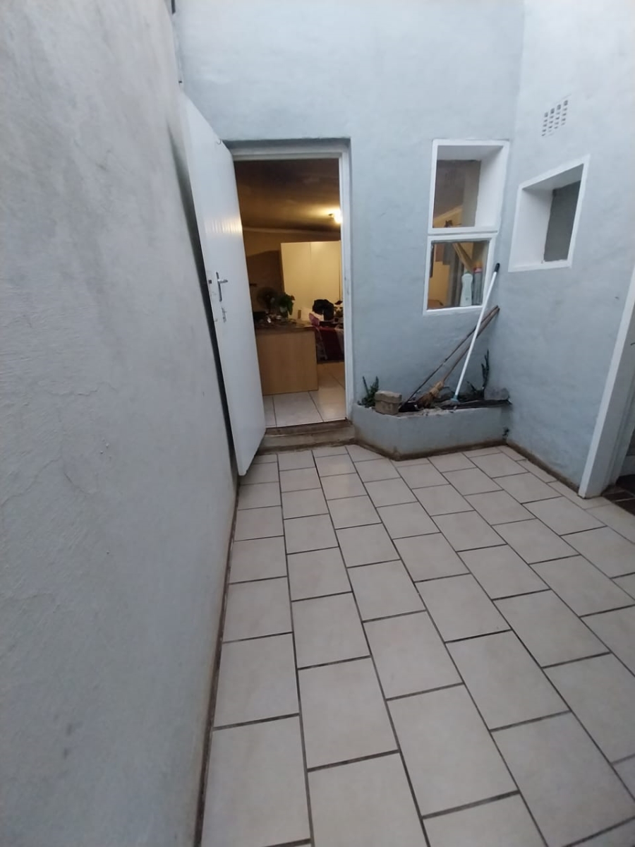 Room for rent in Westdene Gauteng. Listed by PropertyCentral