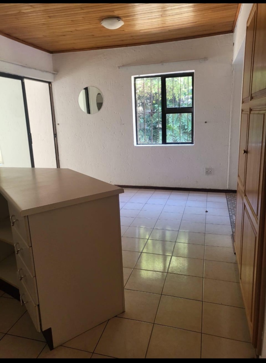 To Let 2 Bedroom Property for Rent in Ruimsig A H Gauteng