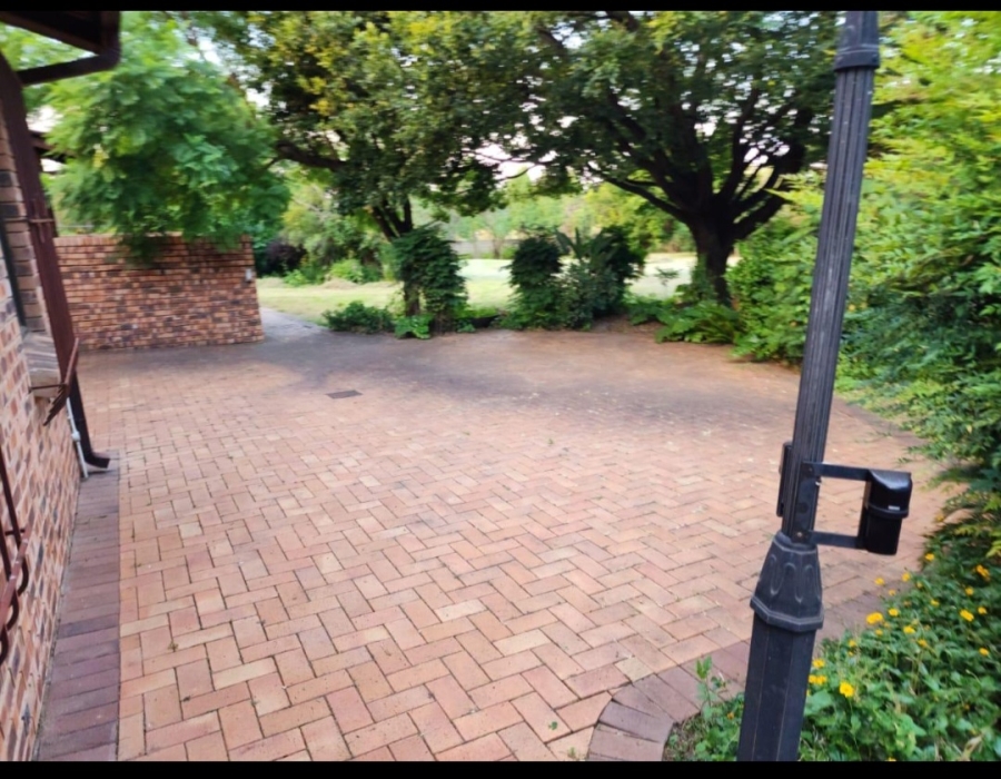 To Let 2 Bedroom Property for Rent in Ruimsig A H Gauteng