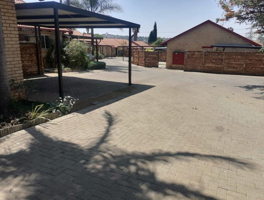 2 Bedroom Property for Sale in Erasmuskloof Gauteng