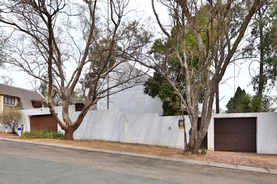 4 Bedroom Property for Sale in Buccleuch Gauteng