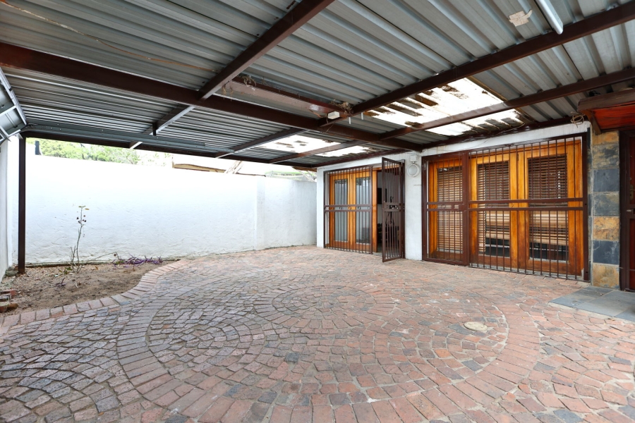 4 Bedroom Property for Sale in Buccleuch Gauteng