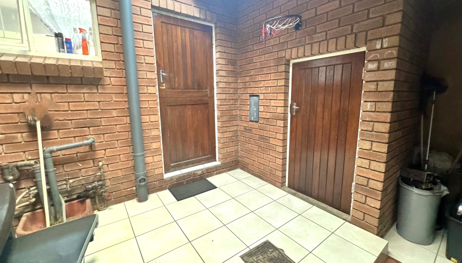 3 Bedroom Property for Sale in Elardus Park Gauteng