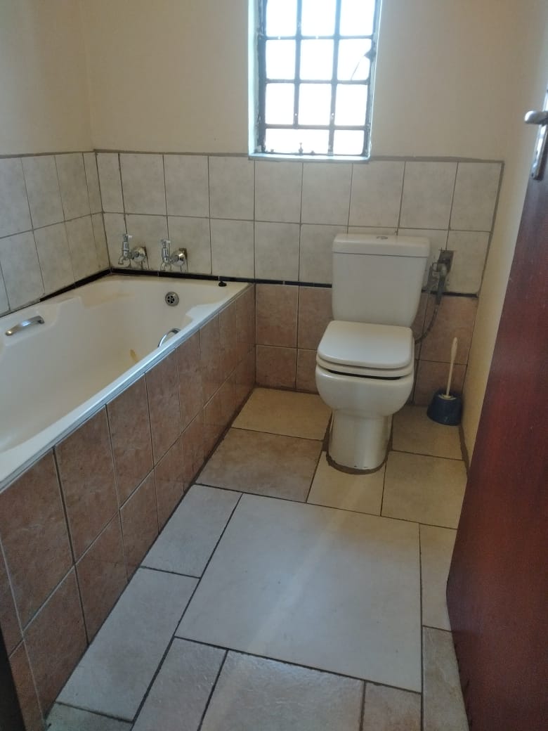 To Let 2 Bedroom Property for Rent in Diepkloof Gauteng