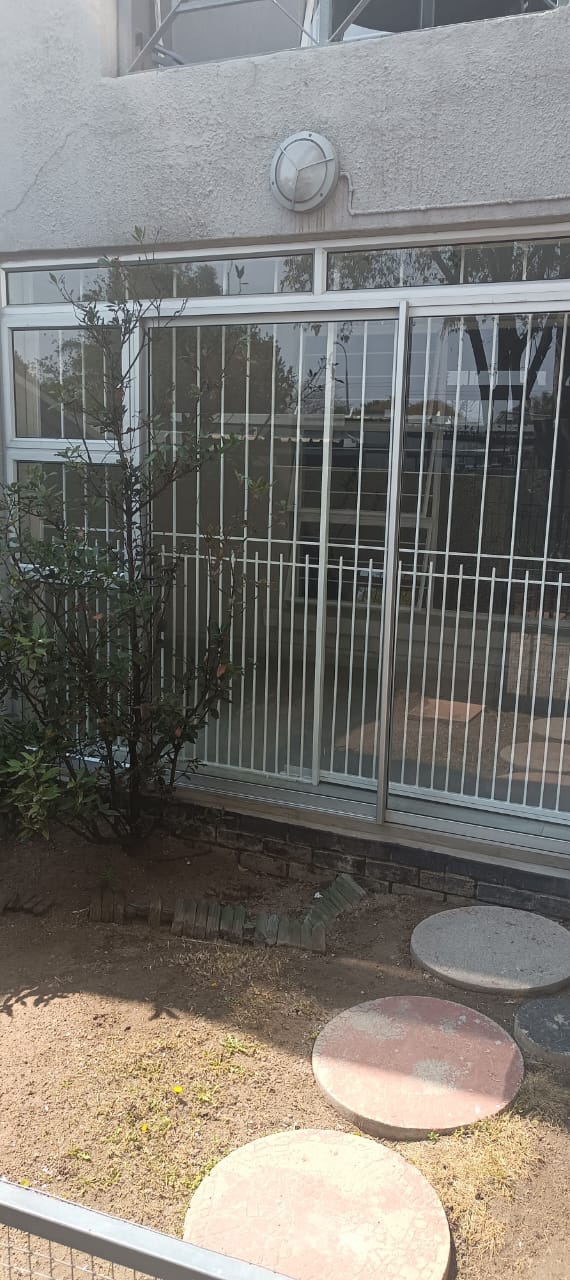 2 Bedroom Property for Sale in Radiokop Gauteng