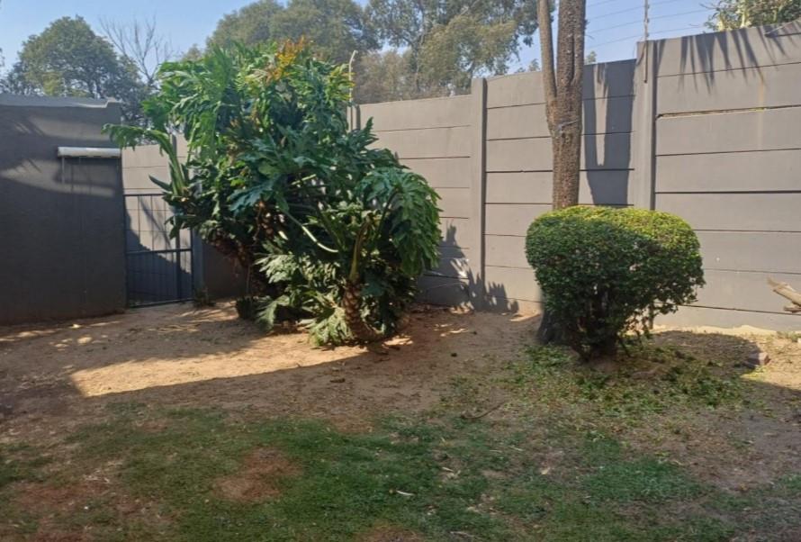 2 Bedroom Property for Sale in Radiokop Gauteng