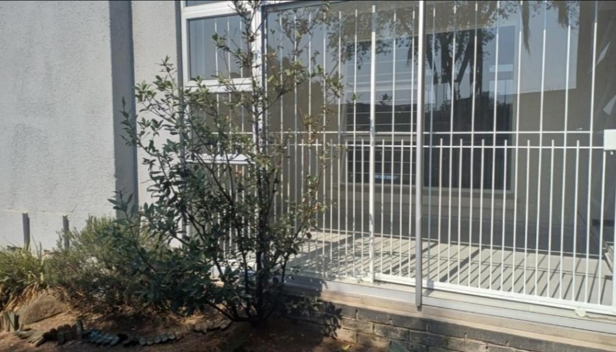 2 Bedroom Property for Sale in Radiokop Gauteng