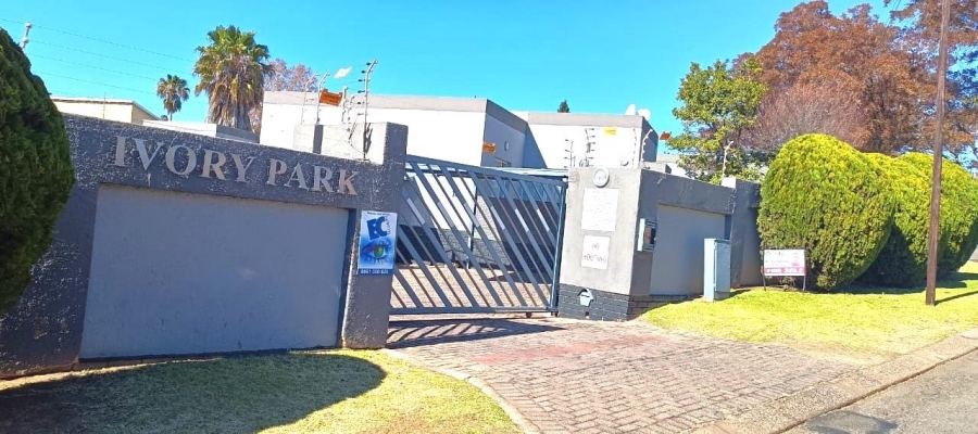 2 Bedroom Property for Sale in Radiokop Gauteng