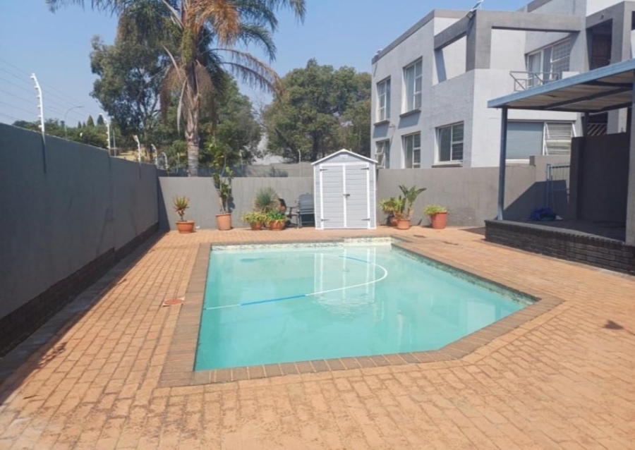 2 Bedroom Property for Sale in Radiokop Gauteng