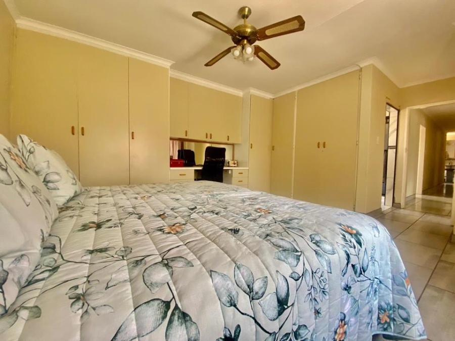 4 Bedroom Property for Sale in Sunward Park Gauteng