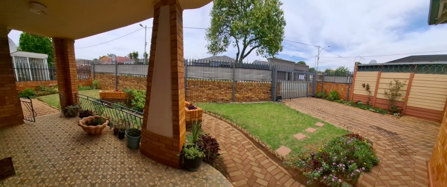 3 Bedroom Property for Sale in Crosby Gauteng