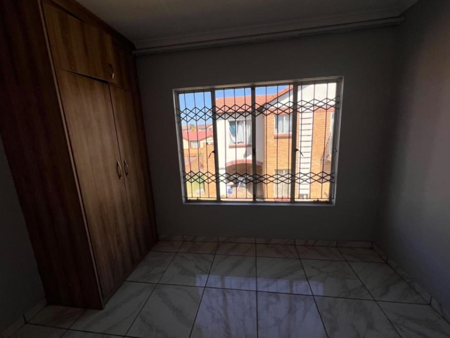 2 Bedroom Property for Sale in Noordwyk Gauteng