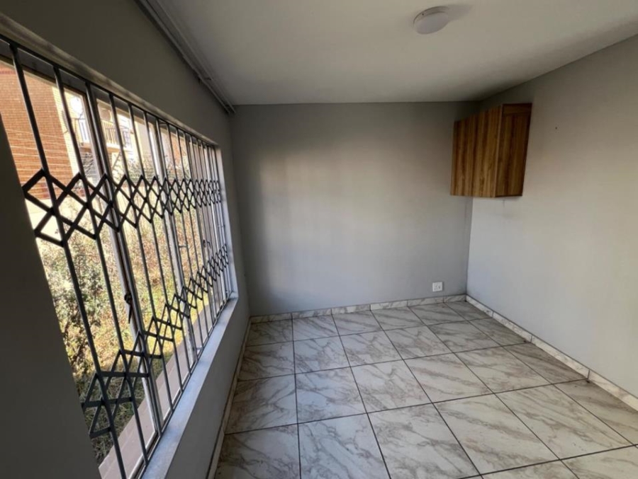 2 Bedroom Property for Sale in Noordwyk Gauteng