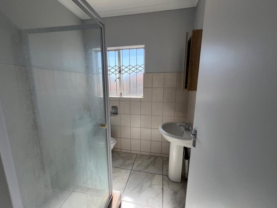 2 Bedroom Property for Sale in Noordwyk Gauteng