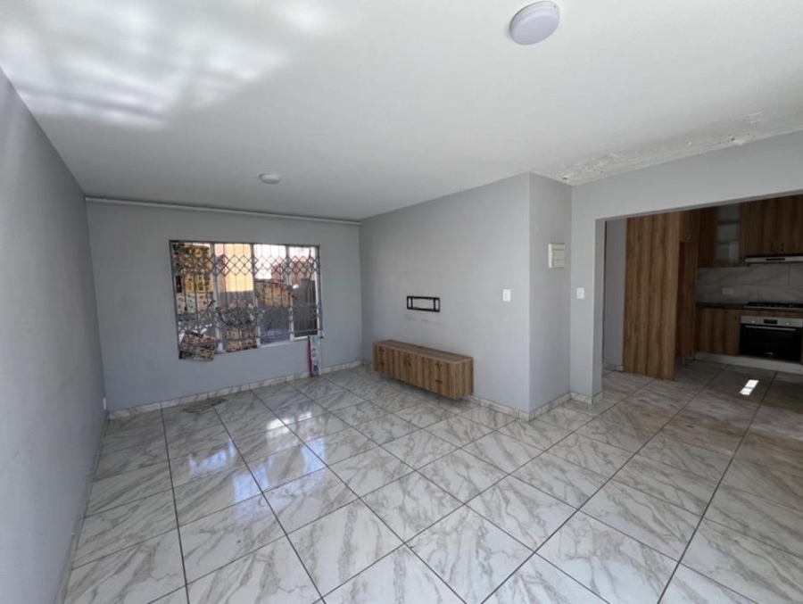 2 Bedroom Property for Sale in Noordwyk Gauteng