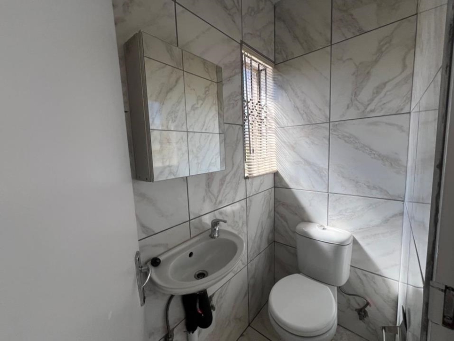 2 Bedroom Property for Sale in Noordwyk Gauteng