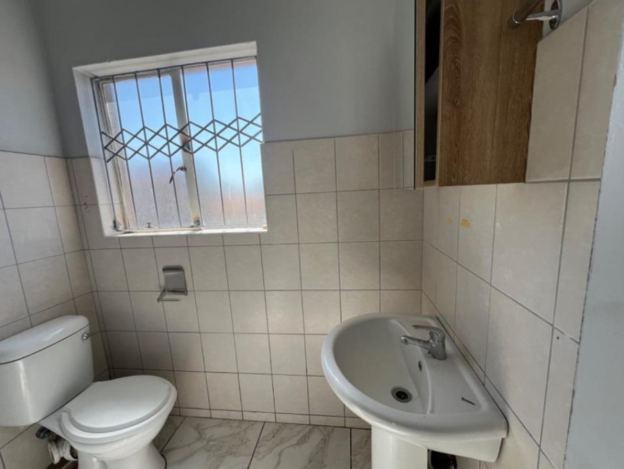 2 Bedroom Property for Sale in Noordwyk Gauteng