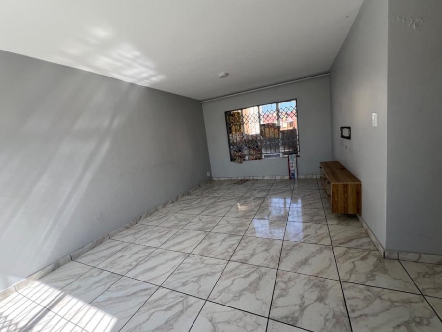 2 Bedroom Property for Sale in Noordwyk Gauteng