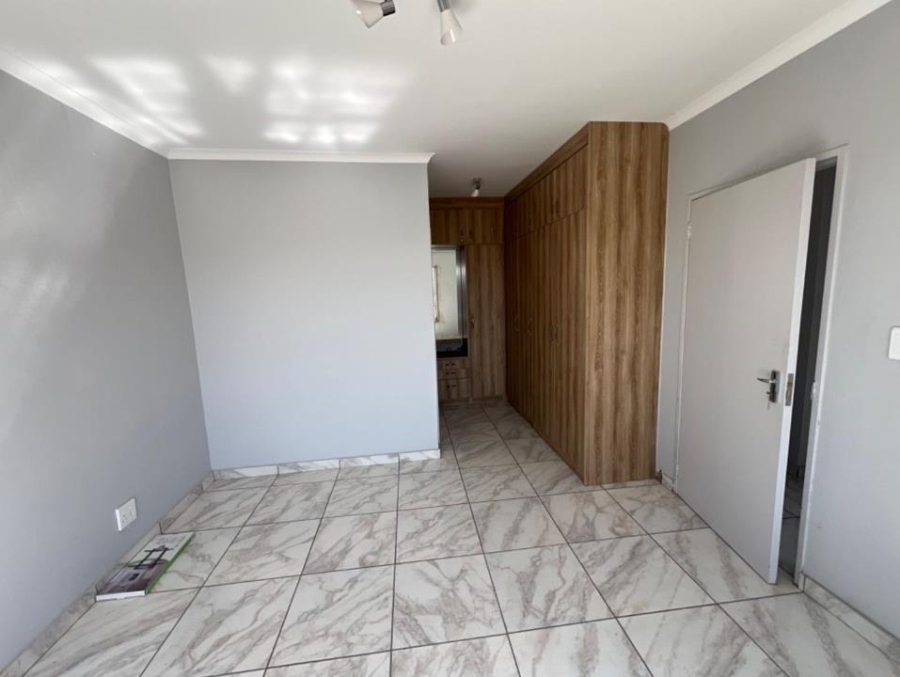 2 Bedroom Property for Sale in Noordwyk Gauteng