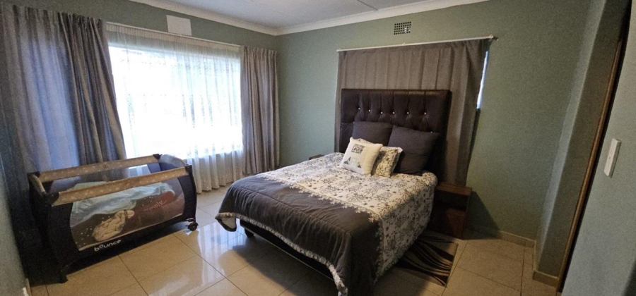 4 Bedroom Property for Sale in Ontdekkerspark Gauteng