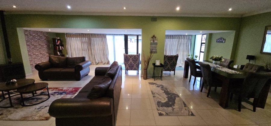 4 Bedroom Property for Sale in Ontdekkerspark Gauteng