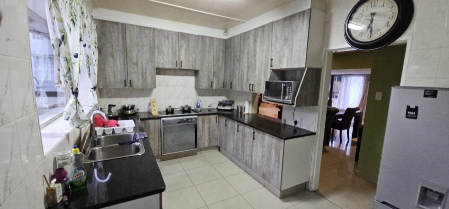 4 Bedroom Property for Sale in Ontdekkerspark Gauteng