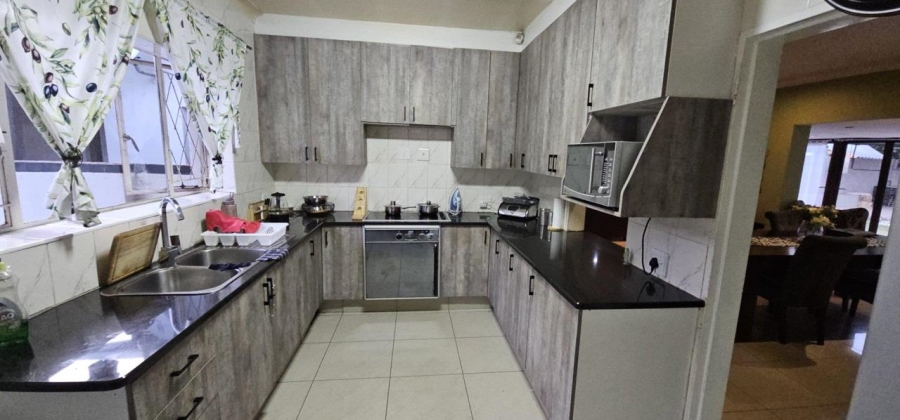 4 Bedroom Property for Sale in Ontdekkerspark Gauteng