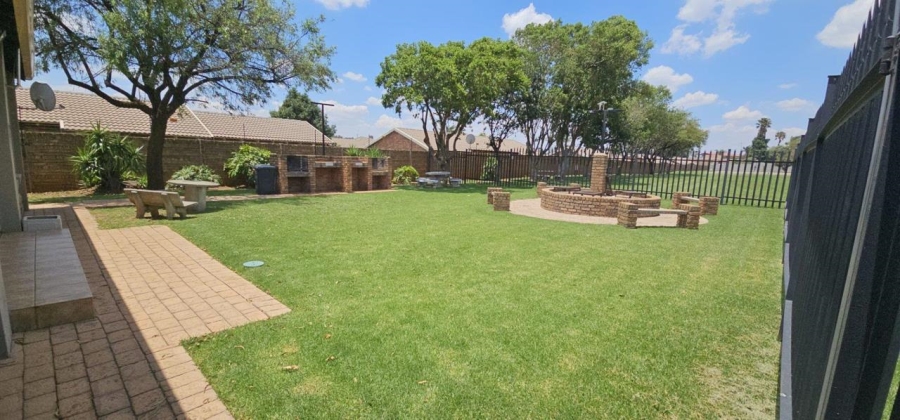 2 Bedroom Property for Sale in Florida Glen Gauteng