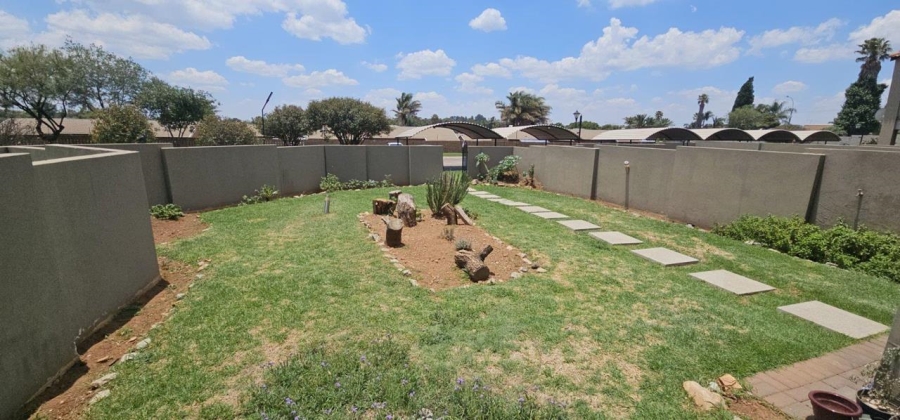 2 Bedroom Property for Sale in Florida Glen Gauteng