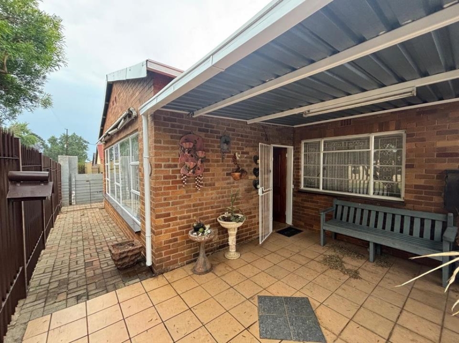 3 Bedroom Property for Sale in Albertskroon Gauteng