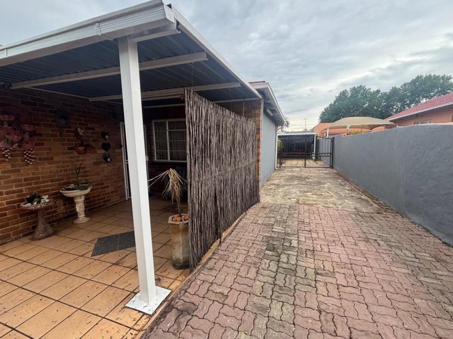 3 Bedroom Property for Sale in Albertskroon Gauteng