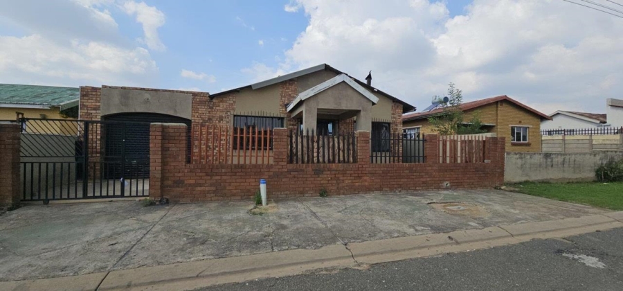 4 Bedroom Property for Sale in Eldorado Park Gauteng