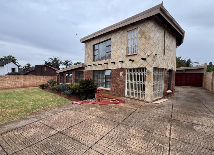 4 Bedroom Property for Sale in Florida Gauteng