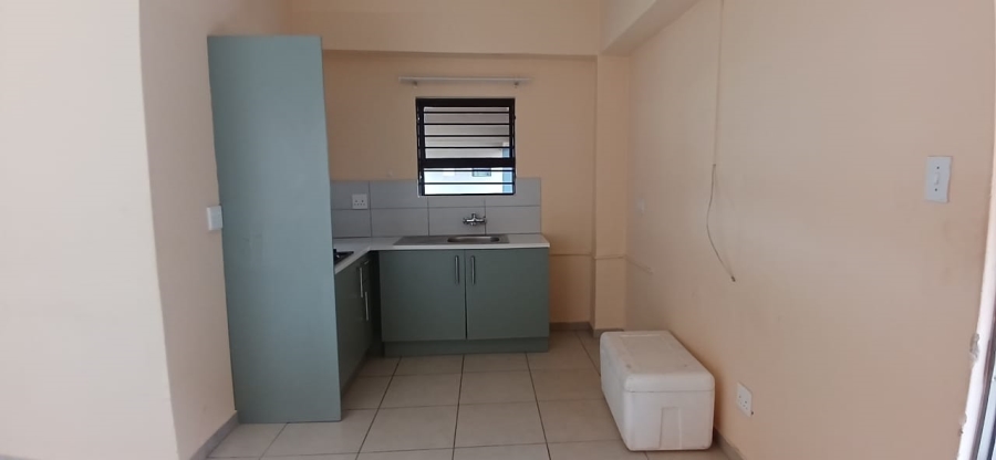 To Let 1 Bedroom Property for Rent in Orlando Gauteng