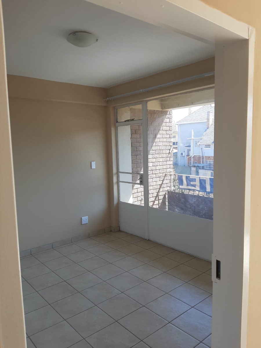 To Let 1 Bedroom Property for Rent in Yeoville Gauteng